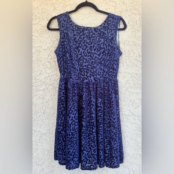 Zara Dresses & Skirts - Zara Women Size M Animal Print Open Back Short Dress Navy W/ Black Velvet